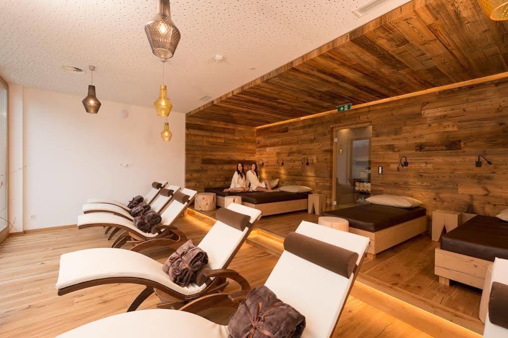 Hotel Chalets Grosslehen Fieberbrunn Buitenkant foto