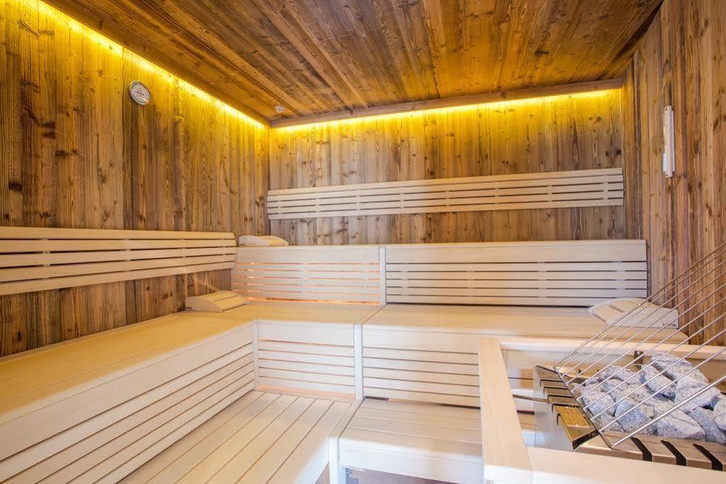 Hotel Chalets Grosslehen Fieberbrunn Buitenkant foto